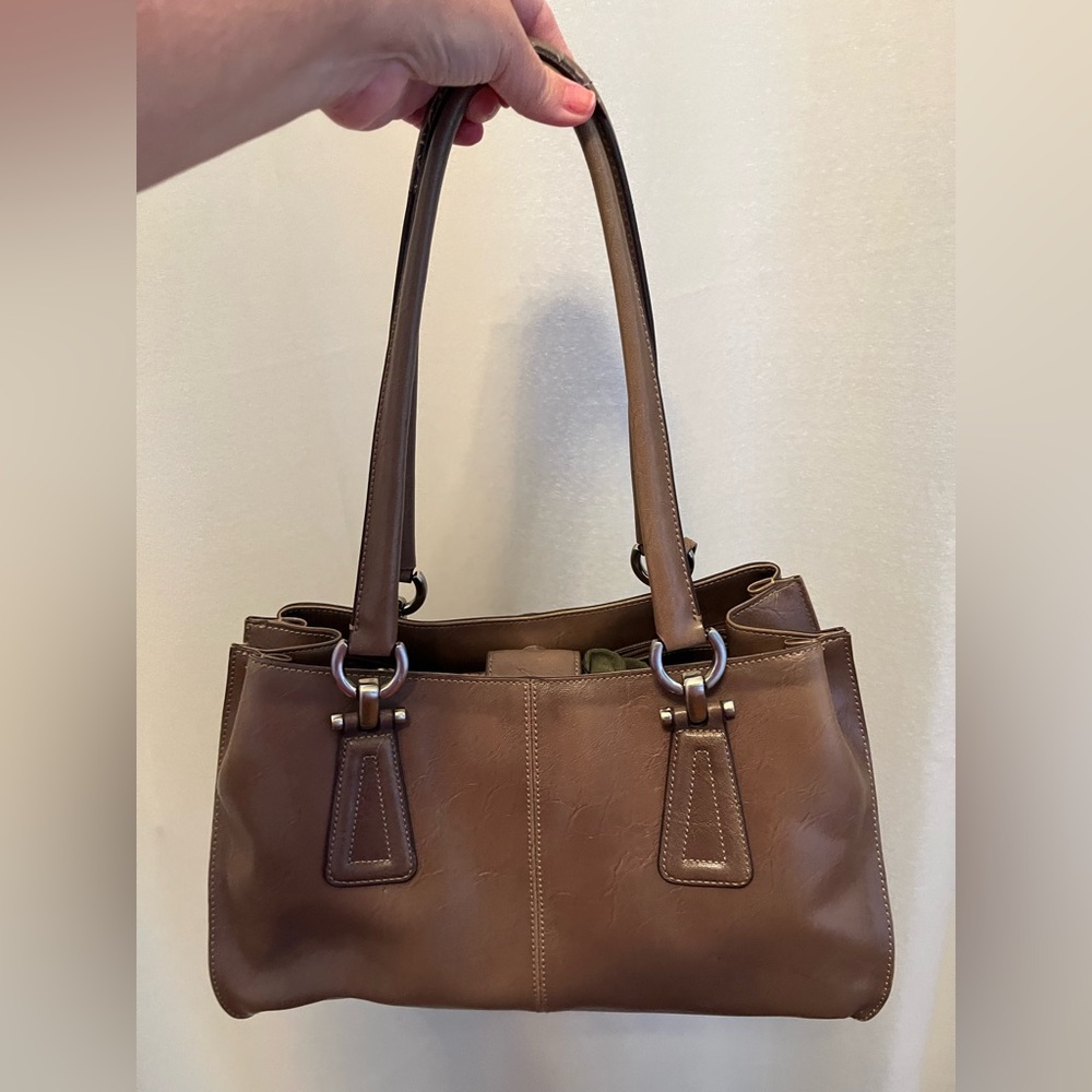 Elegant Liz Claiborne Taupe Shoulder Bag - Picture 3 of 12